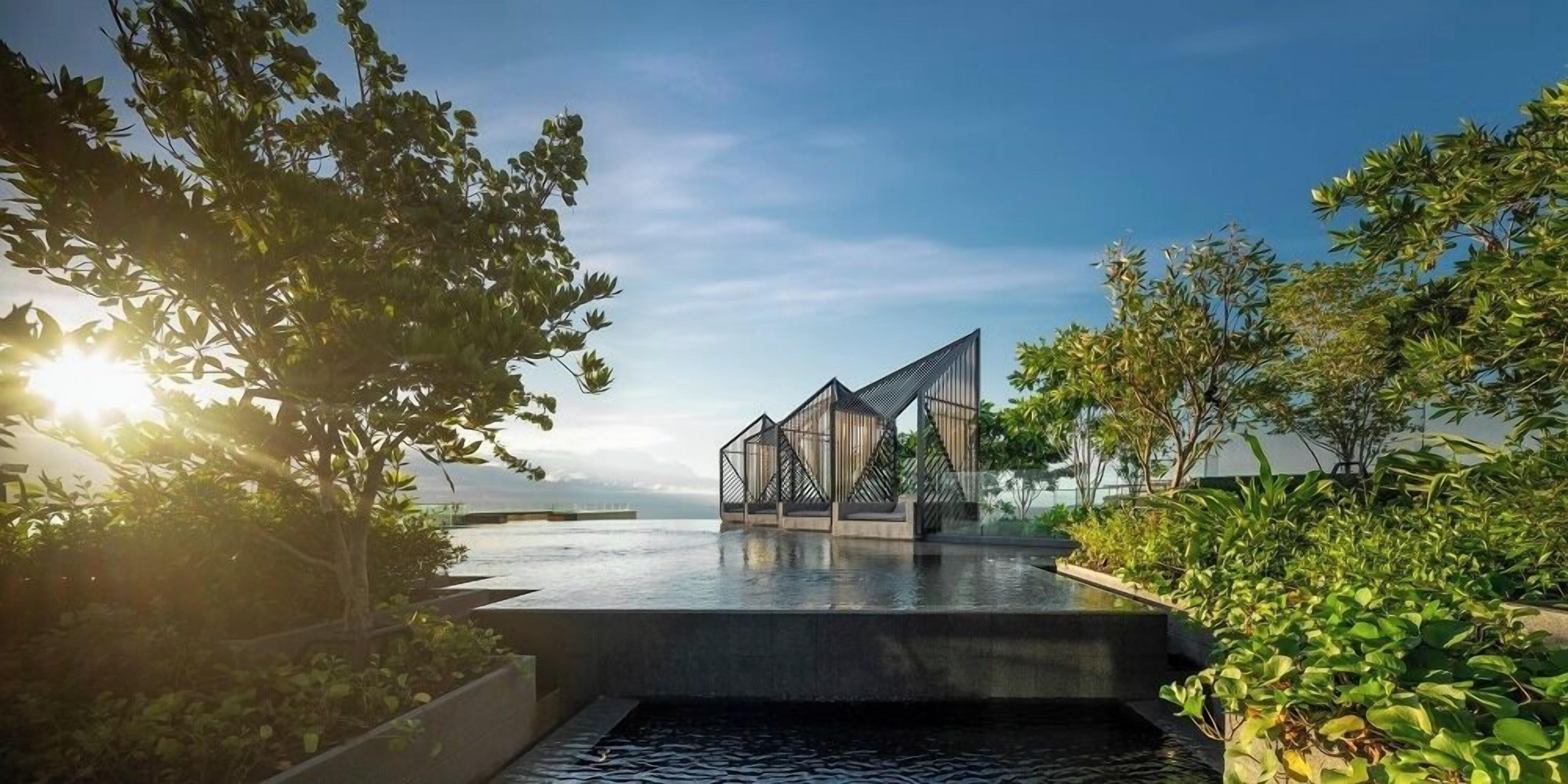 2 outdoor pools