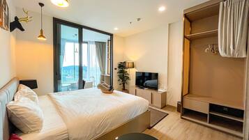 Suite Studio Majestueuse, 1 très grand lit, vue baie | Literie de qualité supérieure, surmatelas