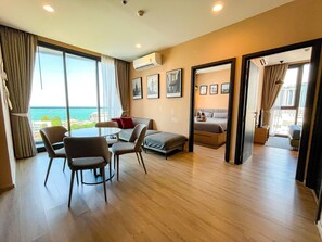 Departamento familiar | Área de sala de estar | Televisión de 27 pulgadas con canales digitales 