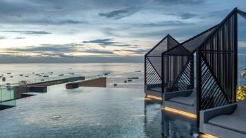 2 piscines extérieures