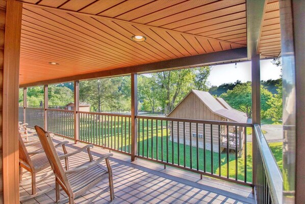Terrace/patio - Cozy Log Cabin Retreat w/ Pool | Pigeon Forge TN (Pigeon Forge)
