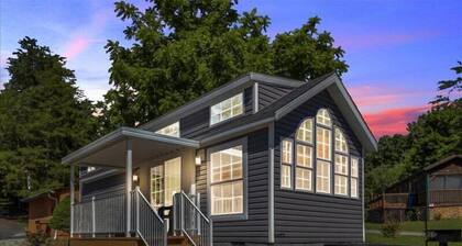 1BR Cabin Retreat with Loft near Dollywood