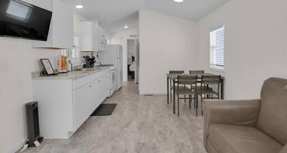 Luxury 2BR Cottage w/ King & Queen Beds