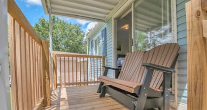 Pigeon Forge 2BR Cottage Near Dollywood