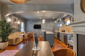 Free daily on-the-go breakfast - The Nicholas (Charleston)
