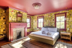 Habitació individual clàssica | Decoració individual, mobiliari individual i planxa i posts de planxar 