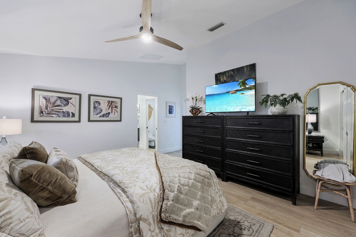 Photo 17 of 10% Off Weekly Naples Lux Home Private Heated POOL + Spa, Near Vanderbilt Beach