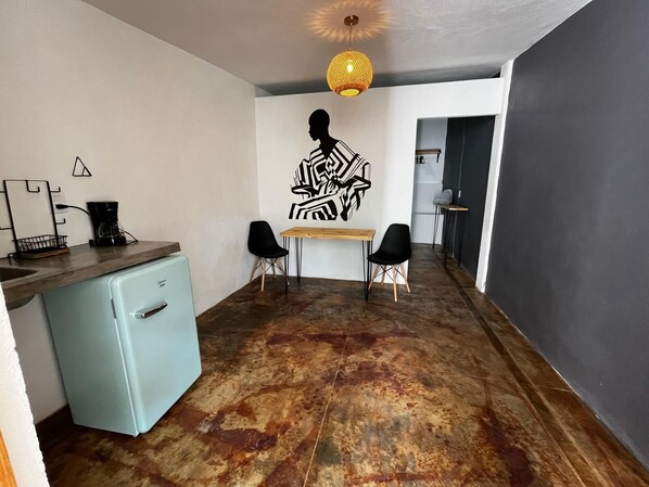 Deluxe Double Room | Living area