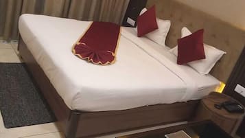 Comfort Studio, Balcony, City View | In-room safe, desk, laptop workspace, iron/ironing board