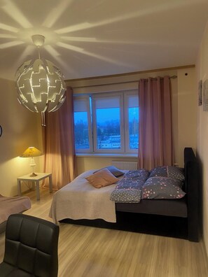 1 chambre, fer et planche à repasser, Wi-Fi, draps fournis