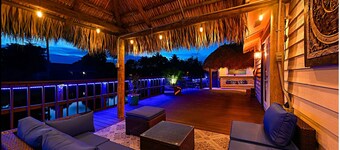Waterfront Oasis, 5B, 4B, Jacuzzi, sleeps 12