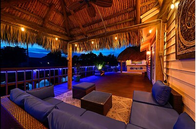 Waterfront Oasis, 5B, 4B, Jacuzzi, sleeps 12