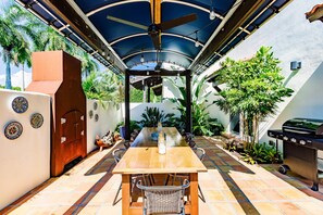 Outdoor dining - Sedona Style Resort home awaits your company! (Fort Myers)
