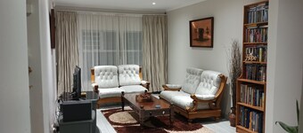 Beautiful Apartment in the heart of Pretoria. Very close to Brooklyn and Menlyn.