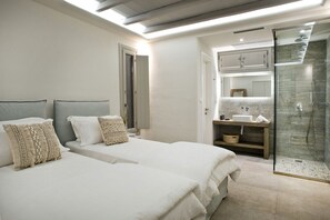 4 chambres, coffres-forts dans les chambres, fer et planche Ă repasser