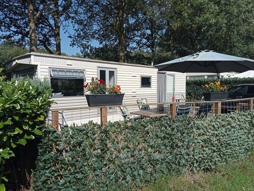 Gezellige, knusse stacaravan Banjer op camping de Tien Heugten in Schoonloo 