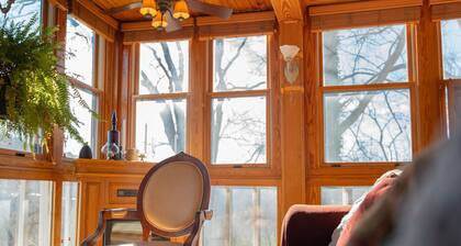 Downtown Four Poster Piedmont