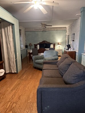 Smart-tv och eldstad