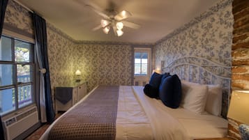 1 bedroom, desk, iron/ironing board, free WiFi