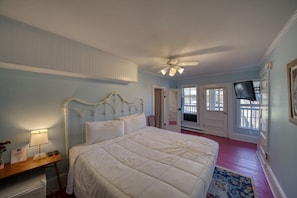 1 chambre, bureau, fer et planche à repasser, accès au Wi-Fi (inclus)