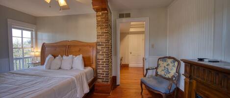 1 bedroom, desk, iron/ironing board, free WiFi