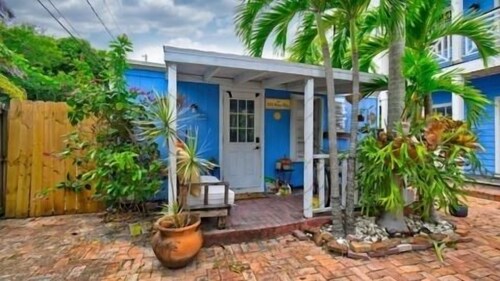 La Petite Maison Bleue