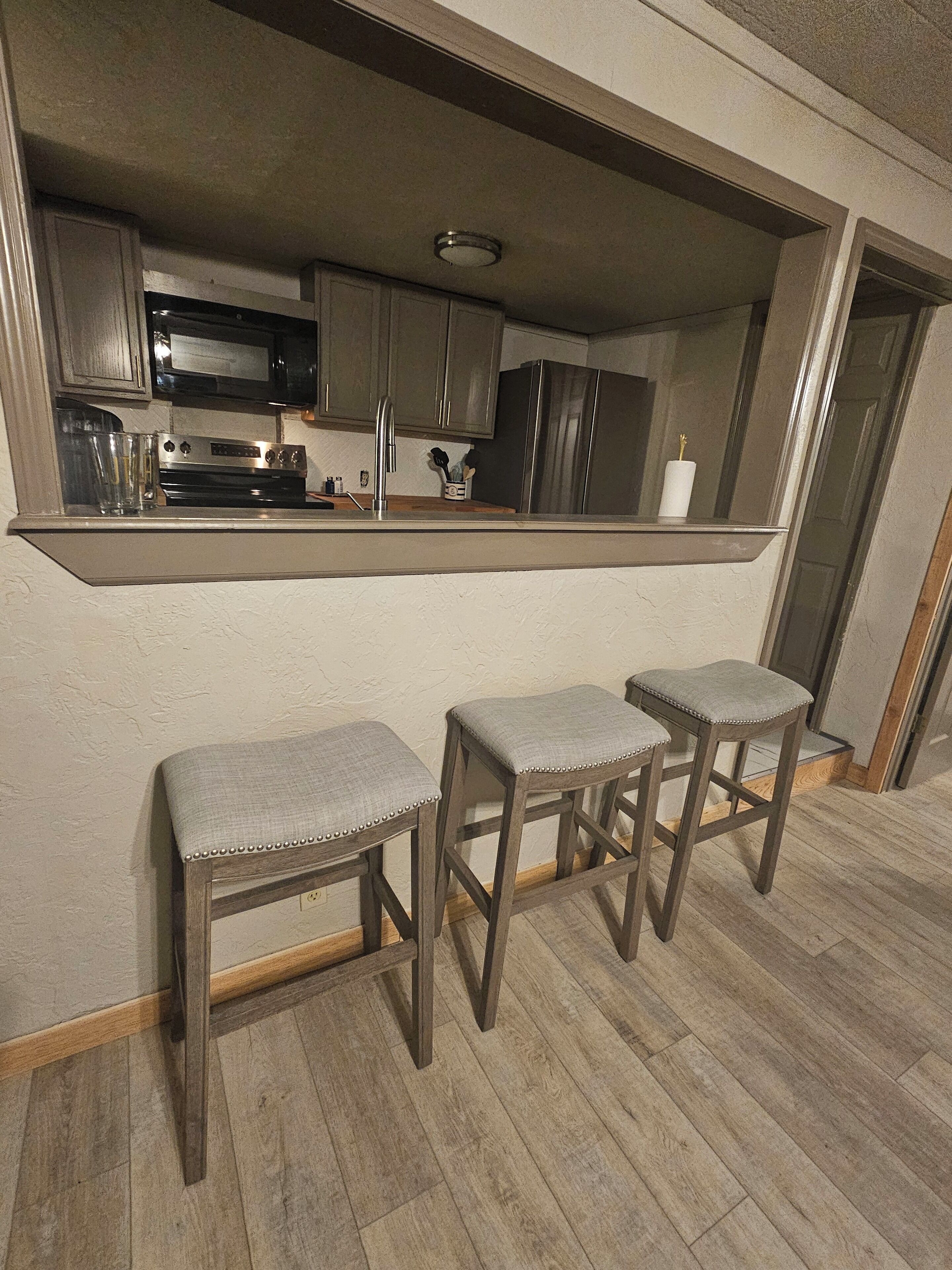 Frigorífic, microones, forn i placa de cuina 