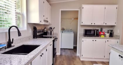 Backwoods Milton House 3BR&2bath 3 Miles from VIR