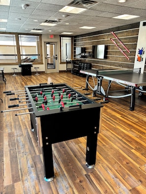 Game room - Marriott Ski in Ski out Slope View Luxury Studio Villa Full Kitchen Sleep 4 (Breckenridge)