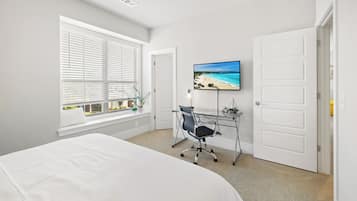 3 bedrooms, desk, iron/ironing board, travel crib