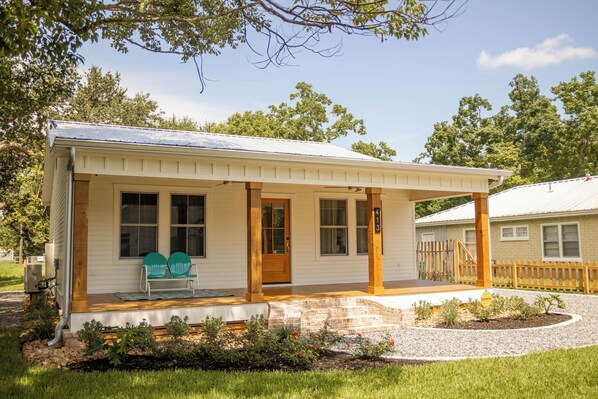 Exterior - Perfect location in Ocean Springs! Walk to downtown & beach! Mother's Place (Ocean Springs)