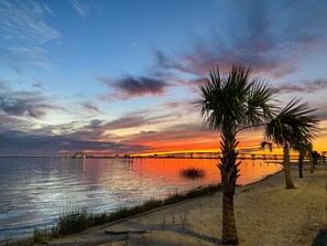 Beach nearby - Perfect location in Ocean Springs! Walk to downtown & beach! Mother's Place (Ocean Springs)