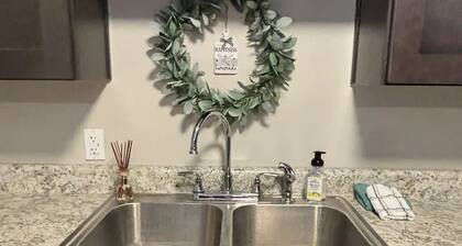 Riverside Retreat 2 ~ One Story ~ 3bd/2ba ~ Steps to the River & Main St