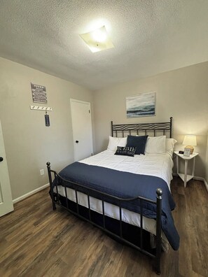 3 soverom, skrivebord, strykejern/-brett og wi-fi