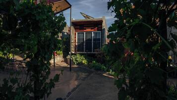 Habitación, 1 cama King size | Vista al jardín