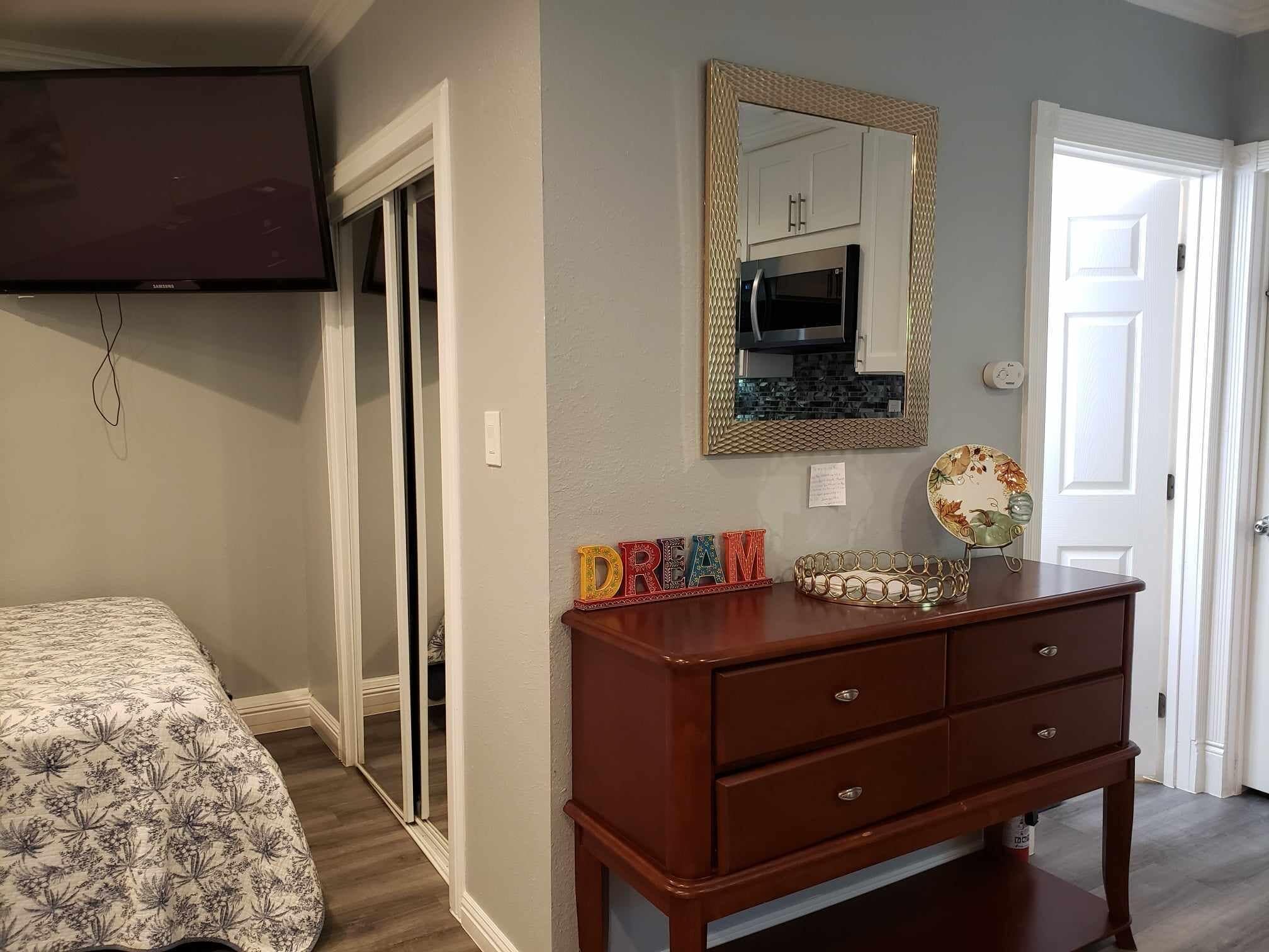 1 soverom, wi-fi (inkludert) og sengetøy