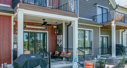 Notre Grande Dame - Spacious NEW 4-bedroom within walking distance to ND