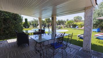 Seasonal outdoor pool