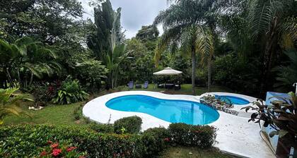 Private Jungle Villa in Montezuma · Pool, Tropical Gardens & Coastal Vibes