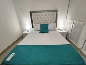 2 kamar tidur, setrika/meja setrika, dan Wi-Fi gratis