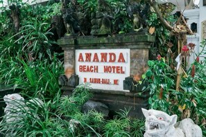 Exterior detail - Urbanview Hotel Ananda Beach Sanur (Bali)