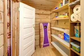 Interior - Rustic Cabin w/ Patio: 8 Mi to Kings Canyon Park (Miramonte)