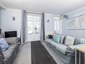 Living area - 4 bedroom accommodation in Gwithian (Gwithian)