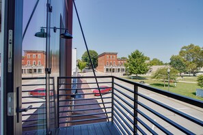 Property grounds - The Swiss Post Apartment A (Highland)