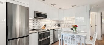 Location! Fresh, Modern, Central Hideaway