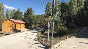 Tienda de campaña básica, vista a la montaña | Baño