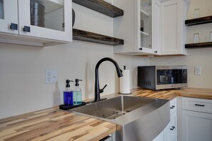 Mikrowelle, Ofen, Herdplatte, Geschirrspüler