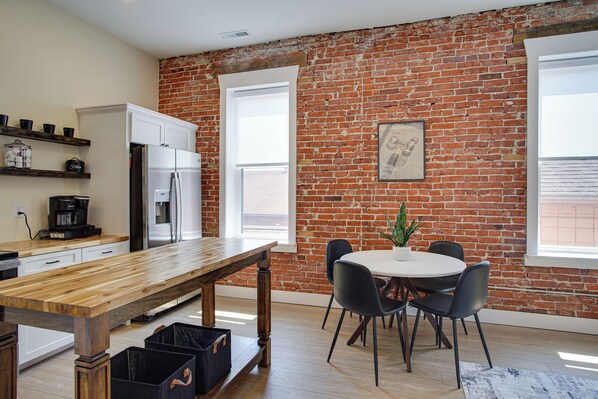 Mikrowelle, Ofen, Herdplatte, Geschirrspüler