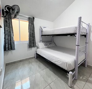 5 bedrooms, iron/ironing board, WiFi