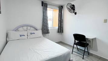 5 slaapkamers, een strijkplank/strijkijzer, wifi